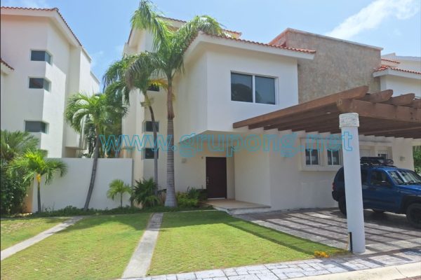 Isla Dorada Cancún Villa en Isla Victoria en Venta